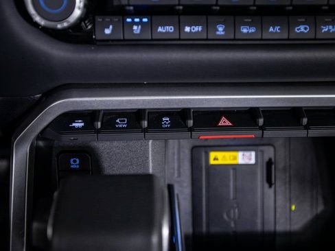 Used 2024 Toyota Sequoia Platinum image 25