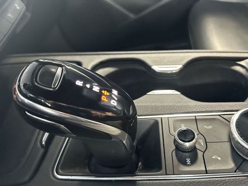 Used 2020 Cadillac XT4 Premium Luxury FWD image 21