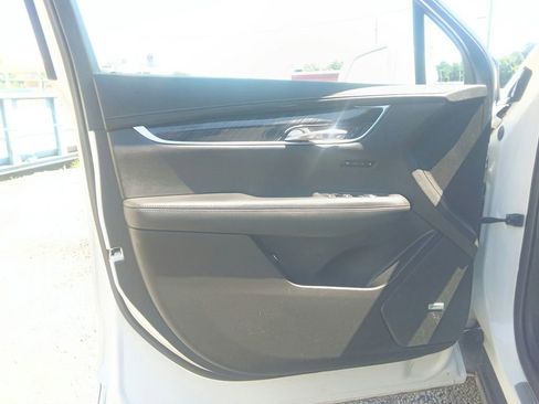 Used 2020 Cadillac XT6 Premium Luxury FWD image 17