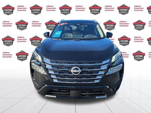 Certified 2025 Nissan Rogue Platinum image 4