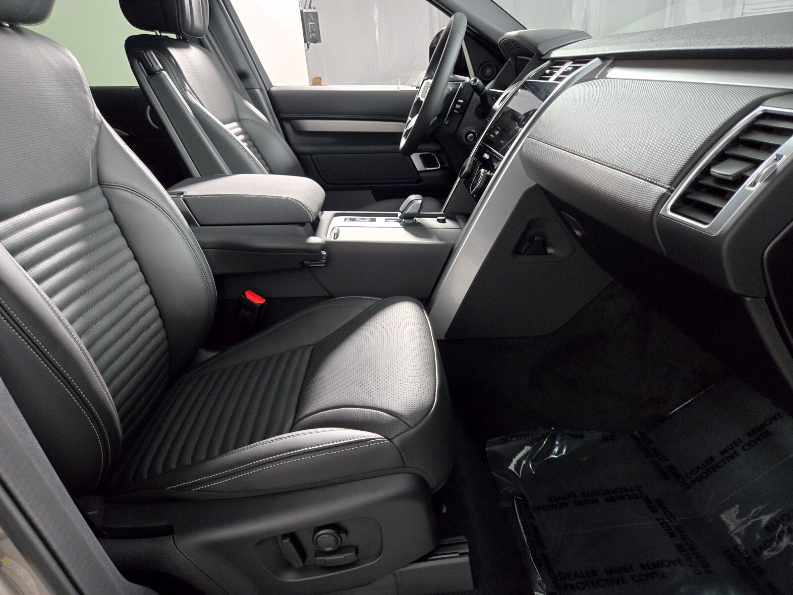 New 2026 Land Rover Discovery Dynamic SE AWD/4WD image 3