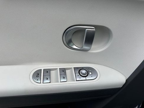 New 2024 Hyundai Ioniq 5 SE image 11