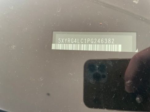 Used 2023 Kia Sorento LX FWD image 2
