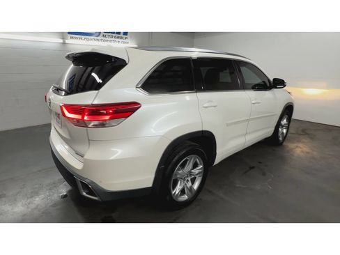 Used 2017 Toyota Highlander Limited FWD image 8