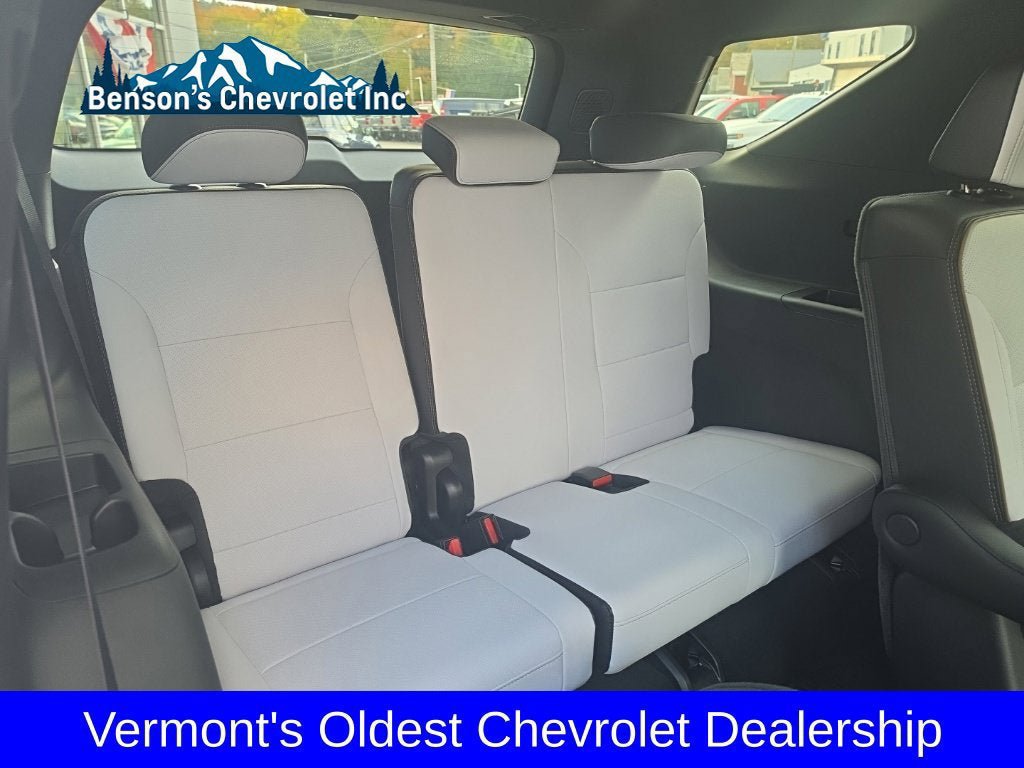 New 2026 Chevrolet Traverse High Country w/ LPO, Floor Liner Package AWD/4WD image 18