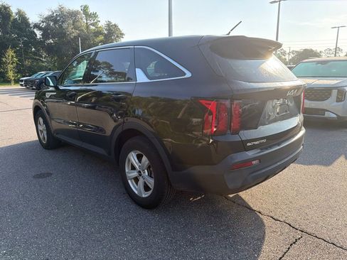 Certified 2023 Kia Sorento LX FWD image 7
