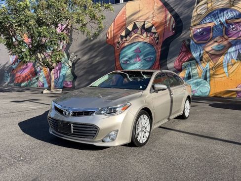 Used 2015 Toyota Avalon Limited FWD image 1