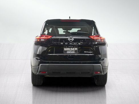 Used 2024 Nissan Rogue SV AWD/4WD image 4