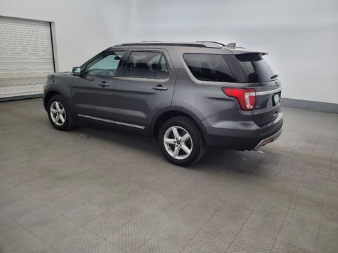 Used 2017 Ford Explorer XLT AWD/4WD image 3
