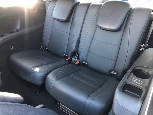 Certified 2024 Mercedes-Benz GLS 450 4MATIC image 39