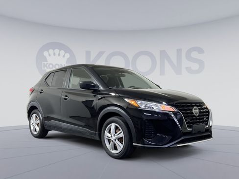 Used 2021 Nissan Kicks S image 8