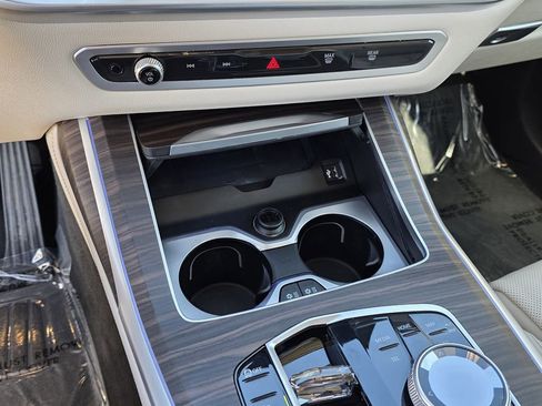 Used 2024 BMW X7 xDrive40i w/ Executive Package image 25