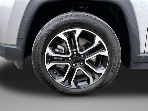 Used 2024 Jeep Compass Limited AWD/4WD image 9