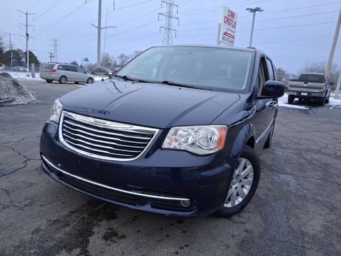 Used 2013 Chrysler Town & Country Touring image 1