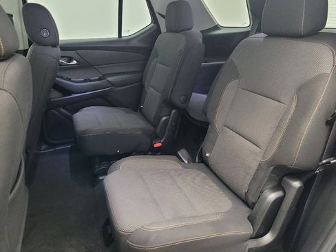 Used 2020 Chevrolet Traverse LT image 18