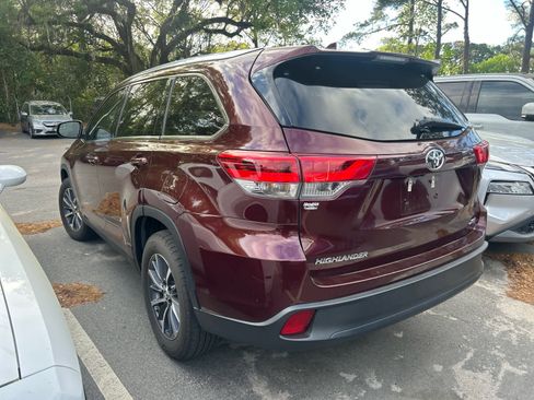 Used 2019 Toyota Highlander XLE image 2