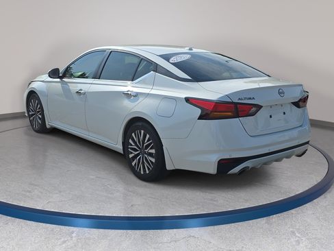 Used 2024 Nissan Altima 2.5 SV w/ SV Premium Package FWD image 6