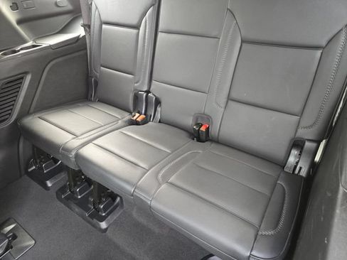 Used 2025 GMC Yukon Denali AWD/4WD image 30