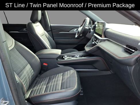 Used 2025 Ford Explorer ST-Line w/ Premium Package image 13