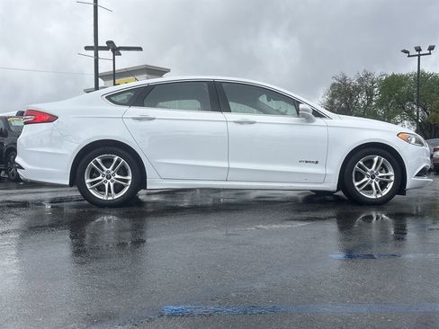Used 2018 Ford Fusion SE w/ Equipment Group 602A image 8