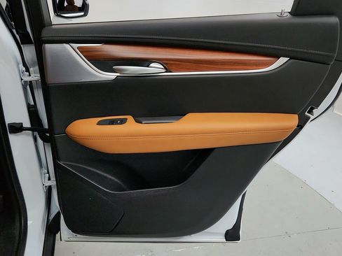 Certified 2025 Cadillac XT5 Premium Luxury w/ LPO, Floor Liner Package AWD/4WD image 28