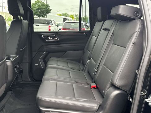 Used 2023 Chevrolet Suburban Z71 w/ Z71 Off-Road Package AWD/4WD image 4
