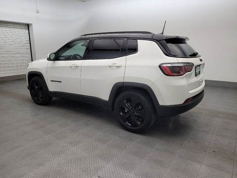 Used 2019 Jeep Compass Latitude FWD image 3