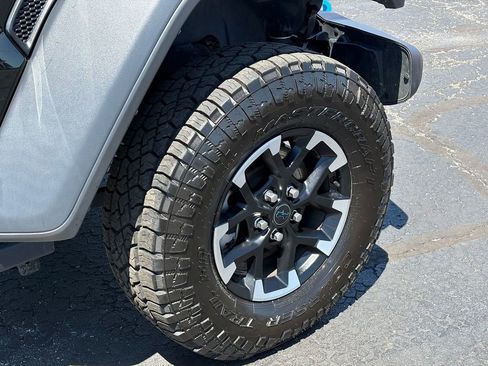 Used 2024 Jeep Wrangler Unlimited Rubicon 4xe AWD/4WD image 9