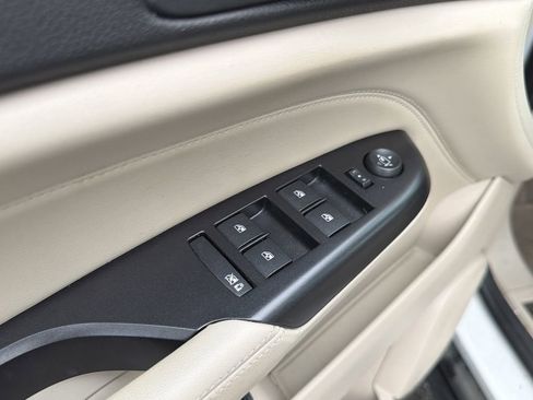 Used 2013 Cadillac SRX Premium image 25