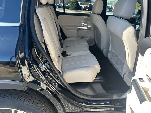 New 2026 Mercedes-Benz GLB 250 image 17