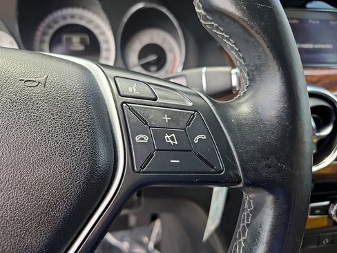 Used 2013 Mercedes-Benz GLK 350 4MATIC image 22