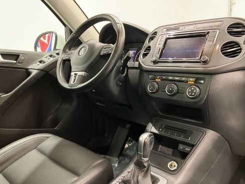 Used 2017 Volkswagen Tiguan Wolfsburg Edition image 44