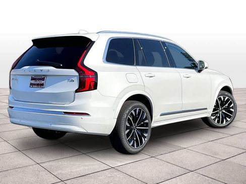 New 2026 Volvo XC90 T8 Plus w/ Protection Package AWD/4WD image 4