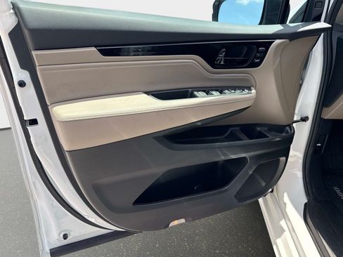 Used 2024 Honda Odyssey Touring image 16
