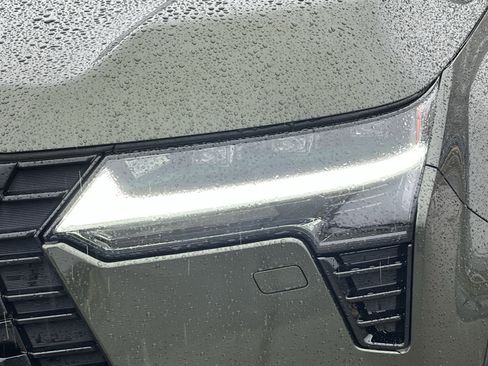 Used 2025 Lexus GX 550 w/ Accessory Package (32) image 9