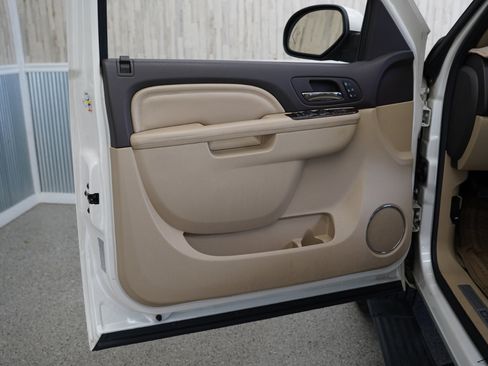 Used 2012 GMC Yukon XL Denali image 25