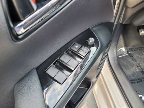 Used 2021 Toyota Prius Prime XLE image 26