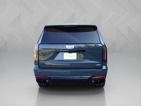 Used 2025 Cadillac Escalade V w/ LPO, ONYX Package AWD/4WD image 4