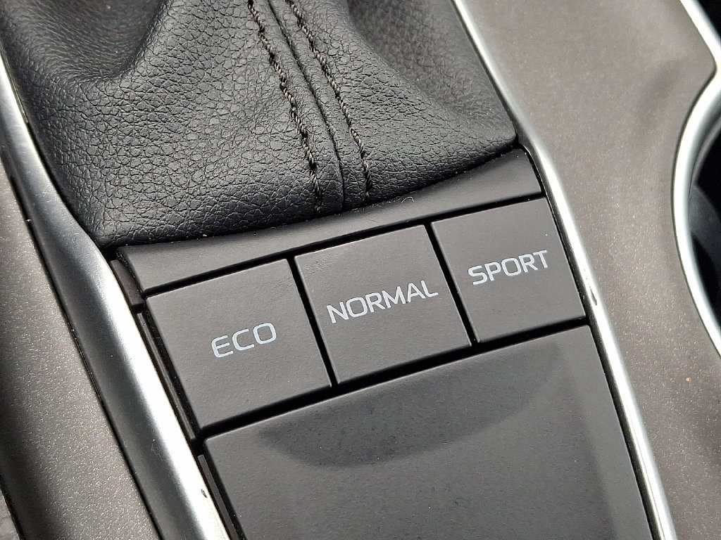 Certified 2024 Toyota Camry LE FWD image 25