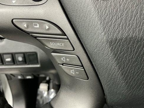 Used 2024 Nissan Murano SL image 15