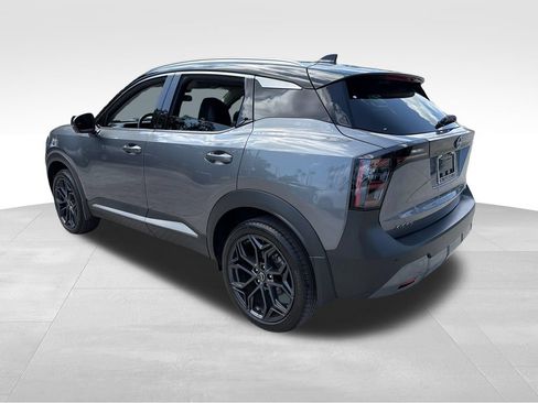 Used 2025 Nissan Kicks SR w/ SR Premium Package FWD image 5