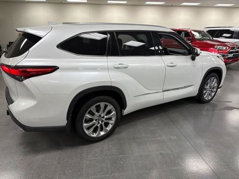 Used 2023 Toyota Highlander Limited AWD/4WD image 8
