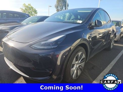 Used 2024 Tesla Model Y Long Range image 1