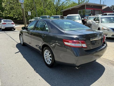 Used 2010 Toyota Camry XLE image 3