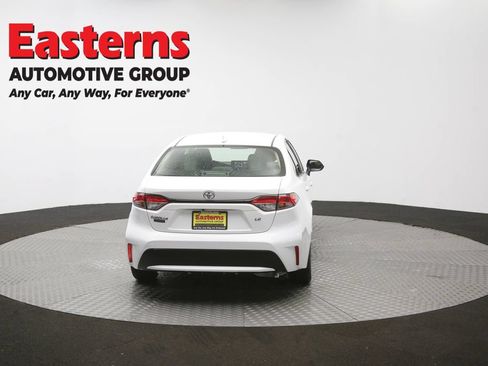 Used 2022 Toyota Corolla LE FWD image 36