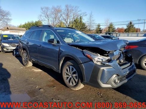 Used 2024 Subaru Outback Premium AWD/4WD image 1