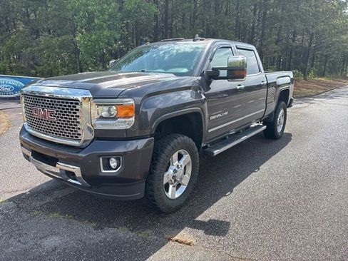 Used 2016 GMC Sierra 2500 Denali w/ Duramax Plus Package AWD/4WD image 3