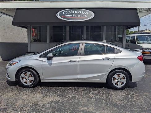 Used 2018 Chevrolet Cruze LS FWD image 2