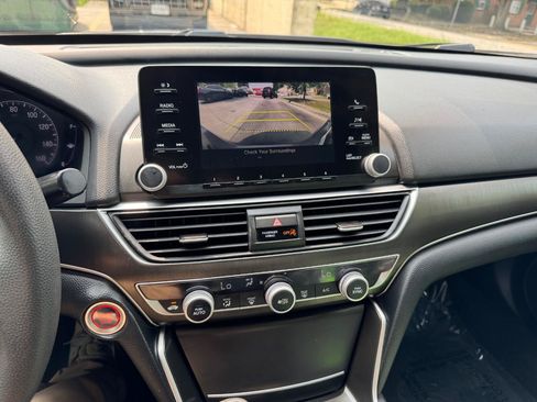 Used 2018 Honda Accord LX image 24