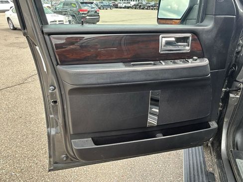 Used 2017 Lincoln Navigator L Reserve AWD/4WD image 15